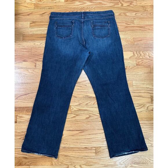 Gap Womens Premium Bootcut Jeans sz 20 Medium Wash Distressed Cotton Blend Denim - Picture 2 of 8